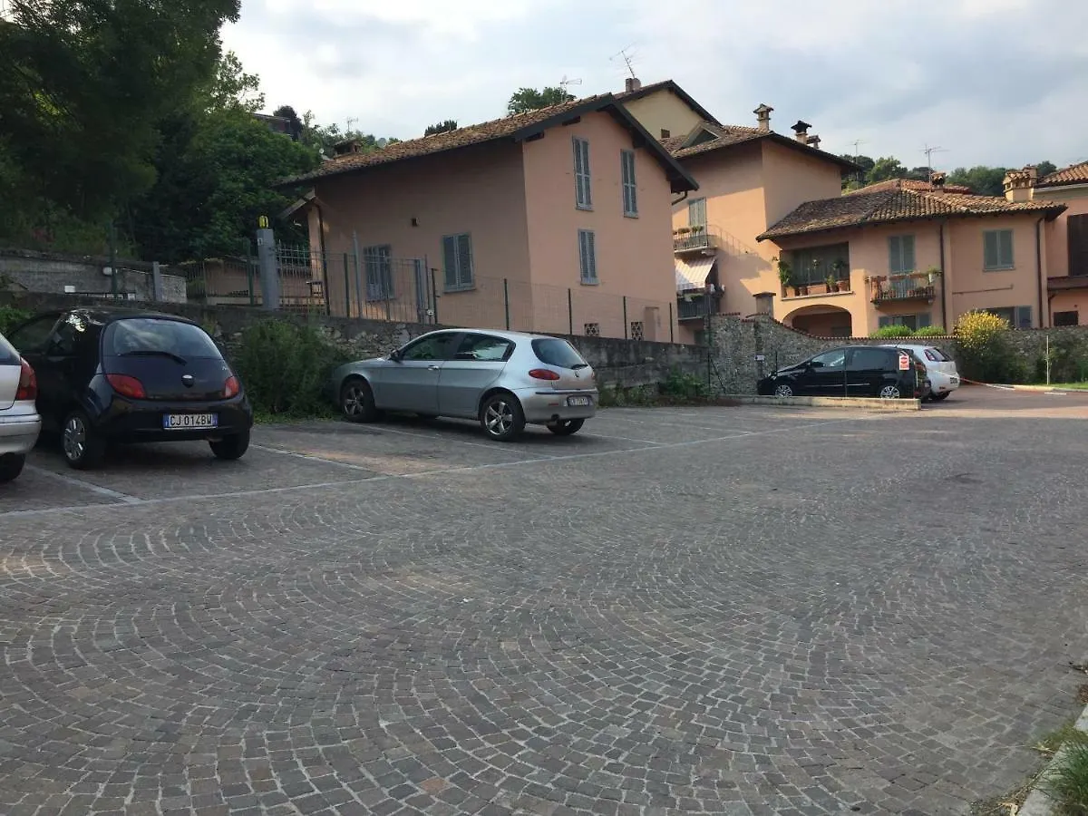 Casa Accogliente Vista Lago Alserio 0*,  Italy